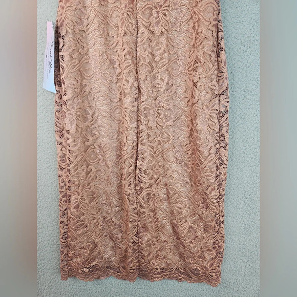 Maria Bonita Womens Lace Overlay Evening Dress Sz M Sand Color Stretch Body hug - Picture 10 of 12